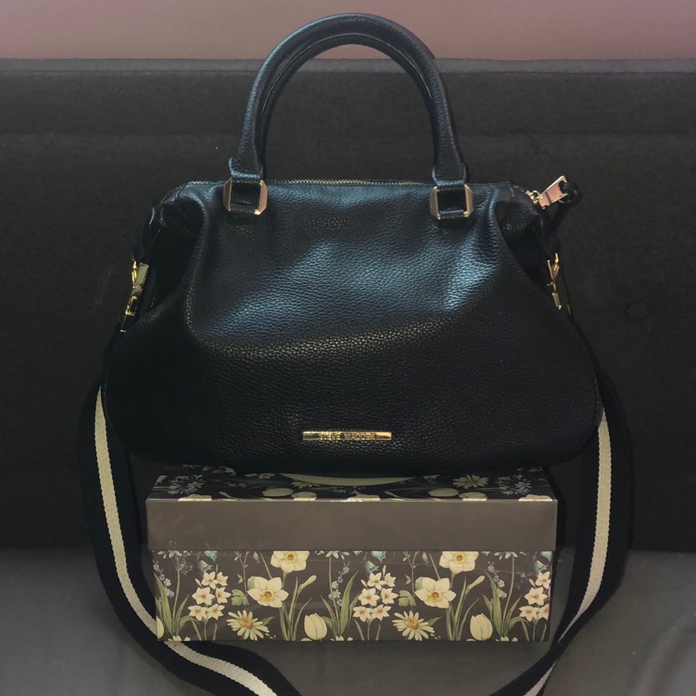•Steve Madden Purse